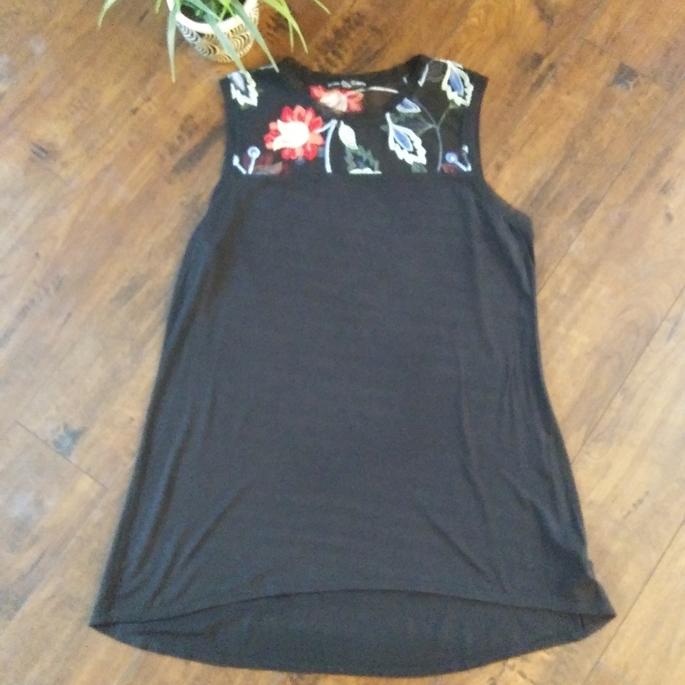 Kim & Cami tunic top size L